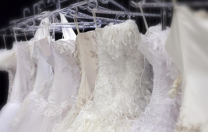 Gruccia Appendini Personalizzata Per Abito Da Sposa Con Nome - Legno Bianco Con Gancio Dorato - 3