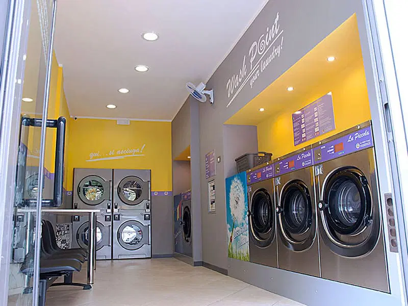 Lavanderia self service a gettoni vicino a me